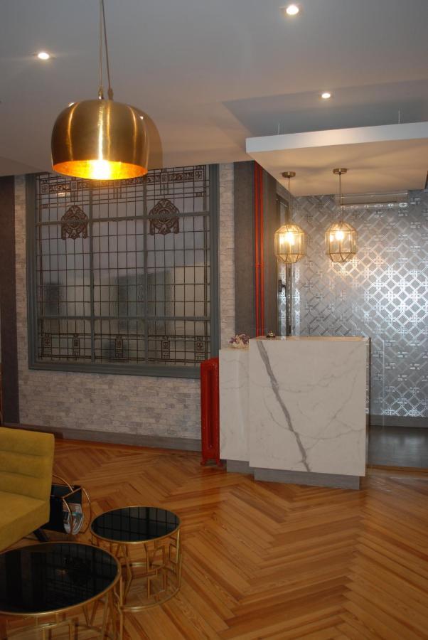 Hostal Avenida Madrid Bagian luar foto