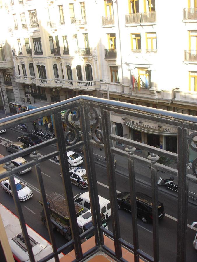 Hostal Avenida Madrid Bagian luar foto