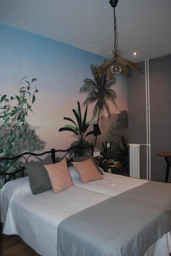 Hostal Avenida Madrid Bagian luar foto